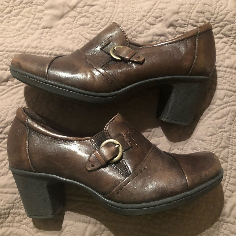 Nice brown leather heels